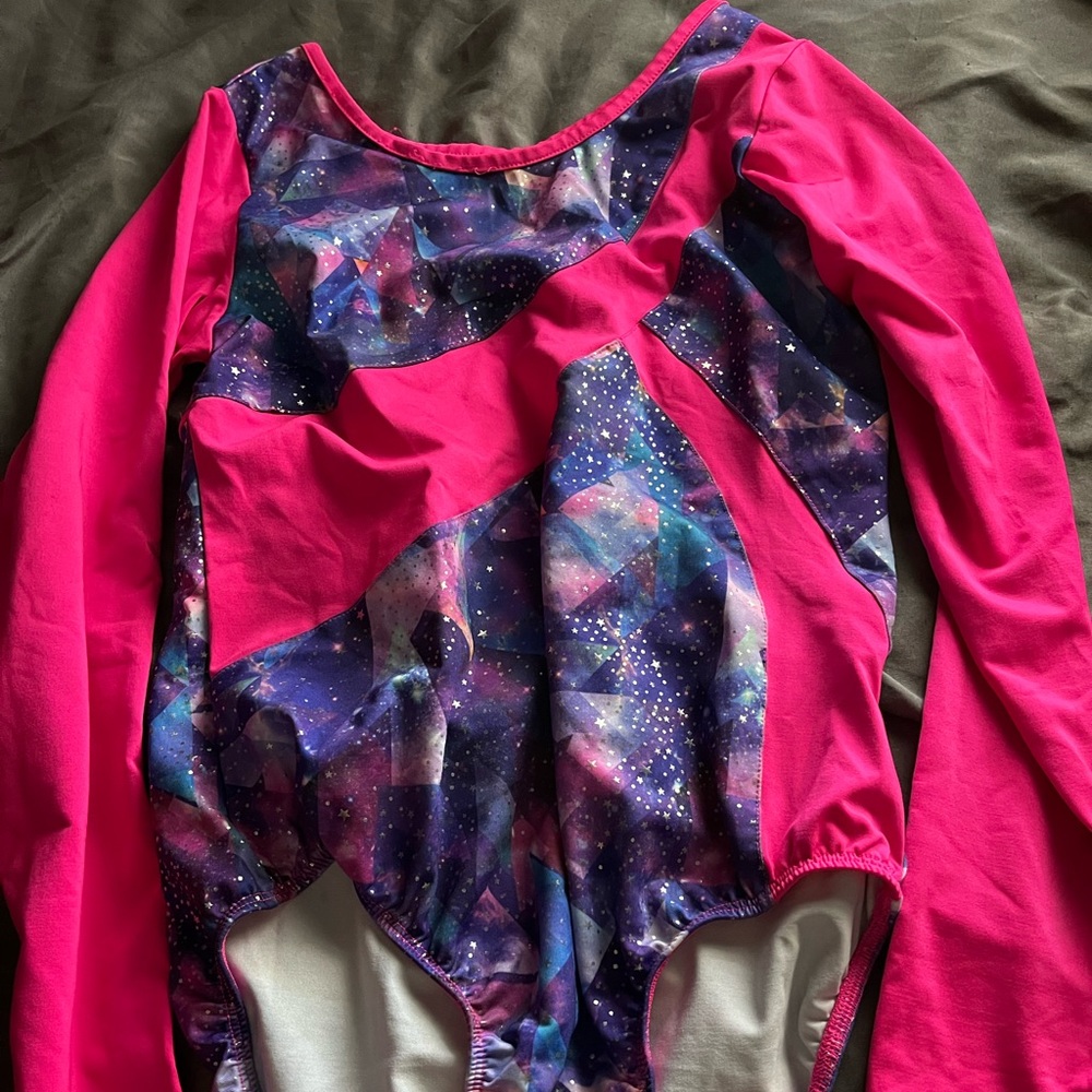 Gymnastic suit